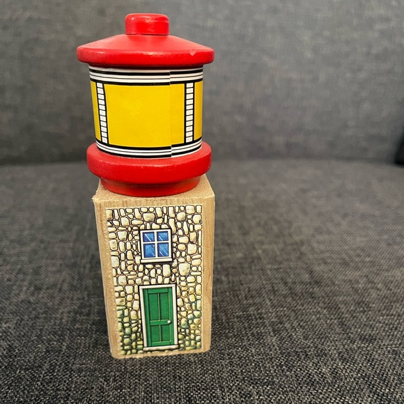 Thomas & Friends Wooden Railway Train Tank Engine - Sodor Bay Lighthouse - Picture 3 of 7